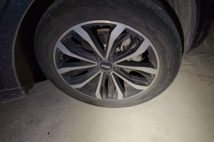 Used Wey Mocha 2021 2.0T Two-Wheel-Drive Premium Edition Right Front Wheel Hub
