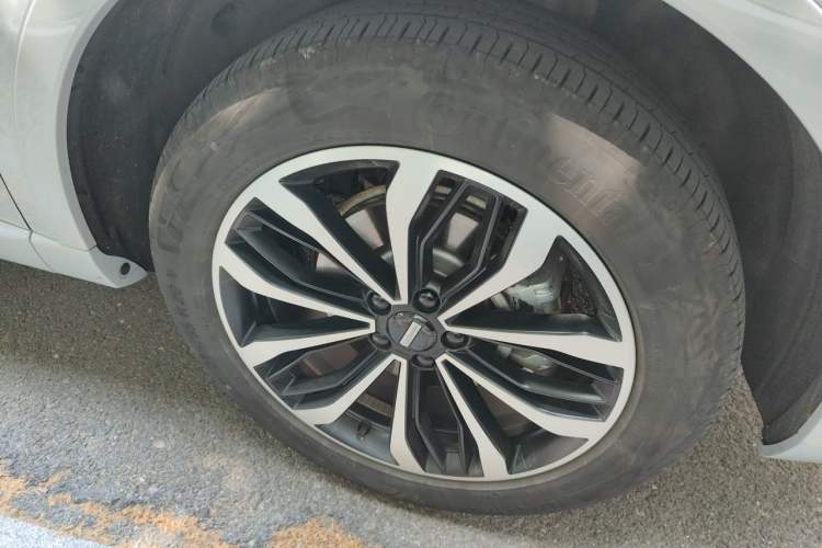 Used Wey Mocha 2021 2.0T Two-Wheel-Drive Premium Edition Right Front Wheel Hub