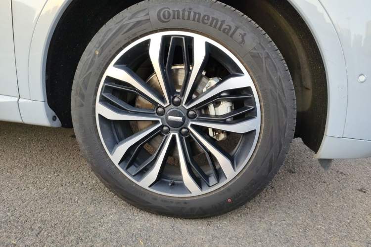 Used Wey Mocha 2021 2.0T Two-Wheel-Drive Premium Edition Right Front Wheel Hub