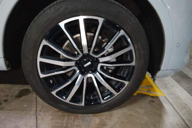Used Wey Mocha 2021 2.0T Two-Wheel-Drive Premium Edition Right Front Wheel Hub