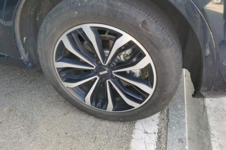 Used Wey Mocha 2021 2.0T Two-Wheel-Drive Premium Edition Right Front Wheel Hub