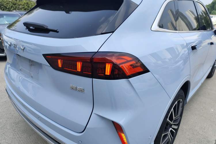 Used Wey Mocha 2021 2.0T Four-Wheel Drive Premium Edition Right Rear Taillight
