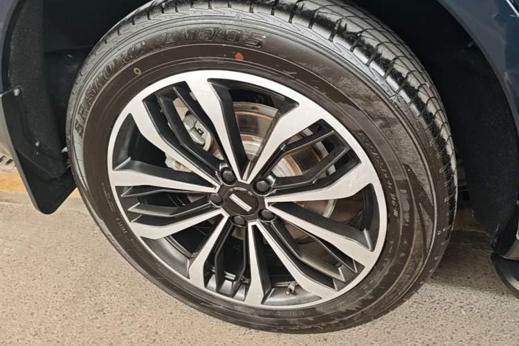 Used Wey Mocha 2021 2.0T Two-Wheel-Drive Premium Edition Right Rear Wheel Hub