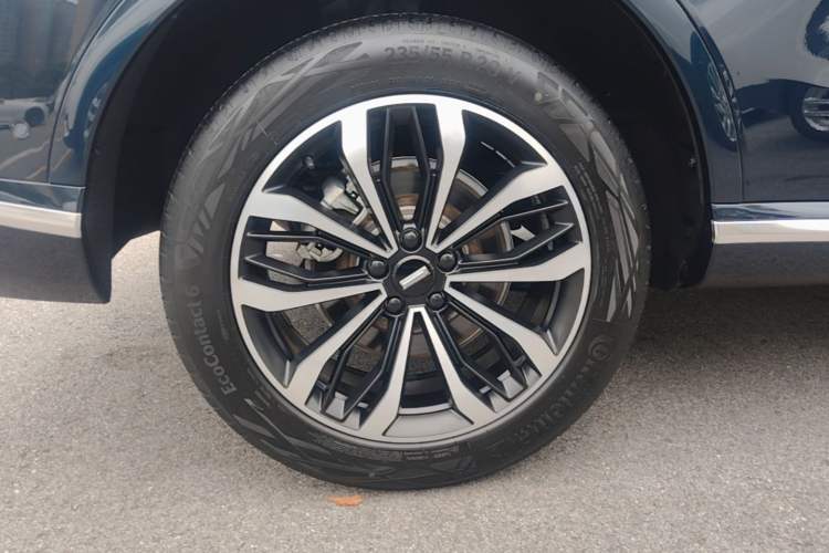 Used Wey Mocha 2021 2.0T Two-Wheel-Drive Premium Edition Right Rear Wheel Hub