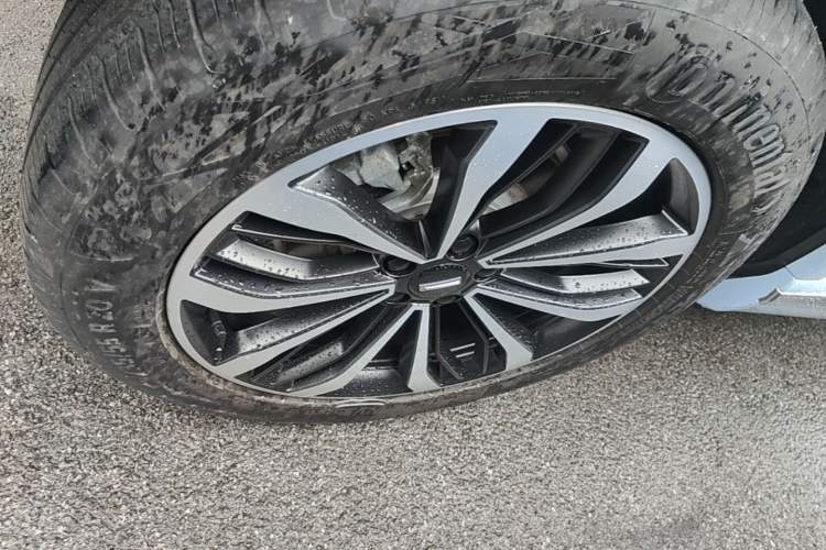Used Wey Mocha 2021 2.0T Two-Wheel-Drive Ultra-Strong Version Right Rear Wheel Hub