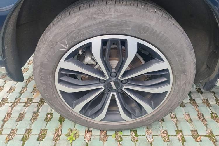 Used Wey Mocha 2021 2.0T Two-Wheel-Drive Premium Edition Right Rear Wheel Hub