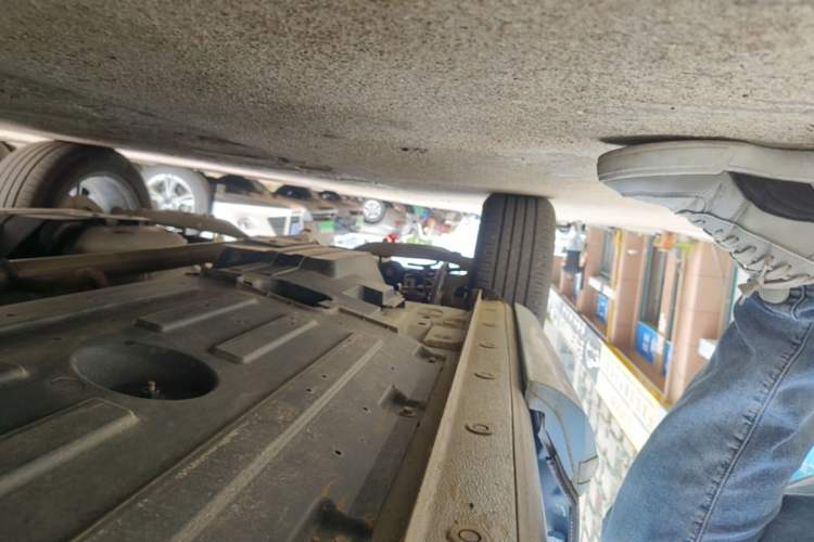 Used Wey Mocha 2021 2.0T Two-Wheel-Drive Ultra-Strong Version Right Side Sill