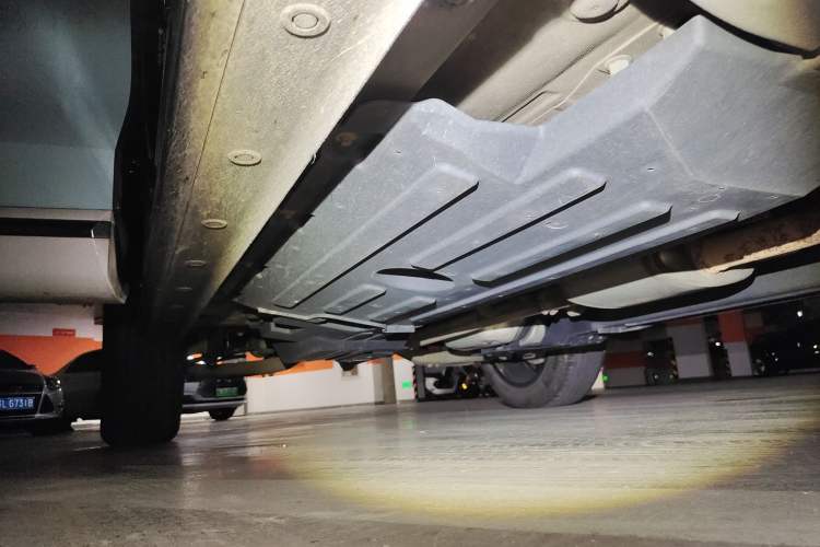 Used Wey Mocha 2021 2.0T Two-Wheel-Drive Ultra-Strong Version Right Side Sill