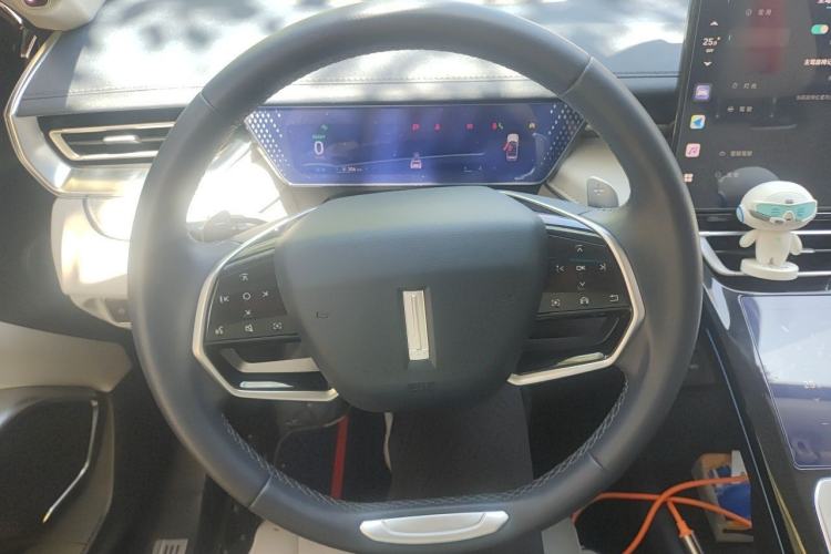 Used Wey Mocha 2021 2.0T Two-Wheel-Drive Ultra-Strong Version Steering Wheel