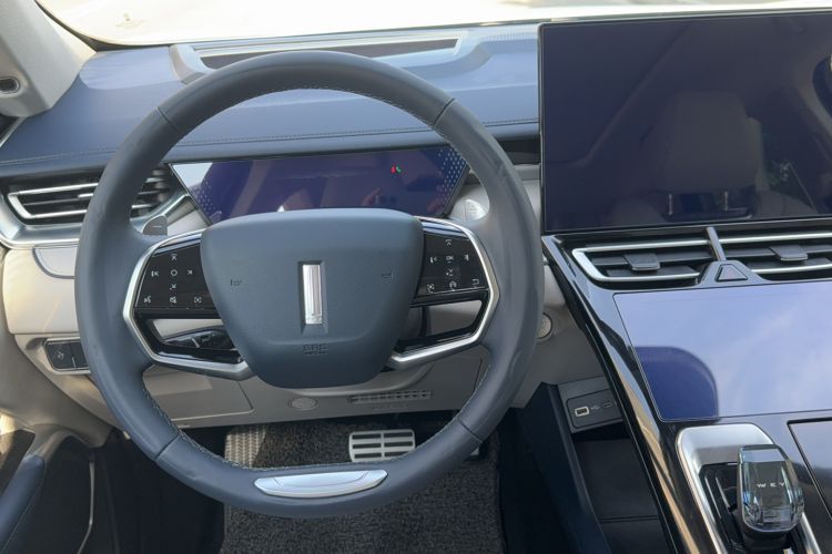 Used Wey Mocha 2021 2.0T Two-Wheel-Drive Premium Edition Steering Wheel