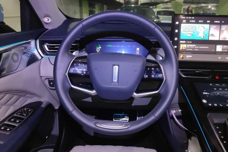 Used Wey Mocha 2021 2.0T Two-Wheel-Drive Premium Edition Steering Wheel