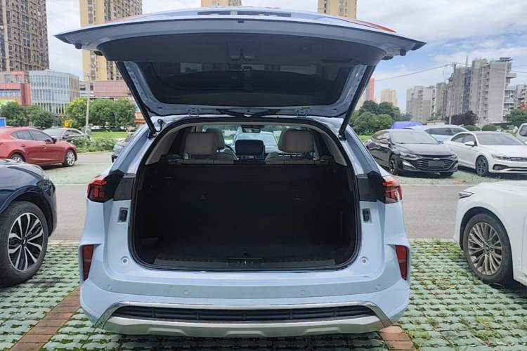Used Wey Mocha 2021 2.0T Two-Wheel-Drive Premium Edition Trunk