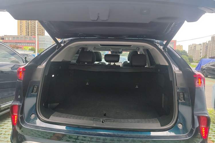 Used Wey Mocha 2021 2.0T Two-Wheel-Drive Premium Edition Trunk