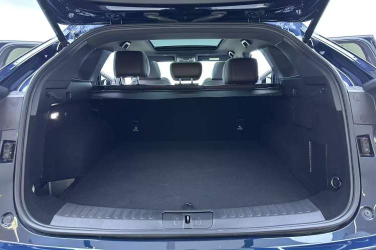Used Wey Mocha 2021 2.0T Two-Wheel-Drive Premium Edition Trunk