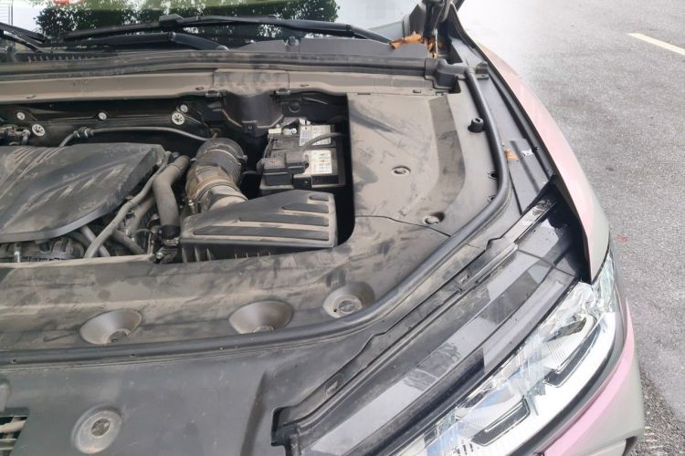 Used Wey Mocha 2021 2.0T Two-Wheel-Drive Premium Edition Engine Bay Left
