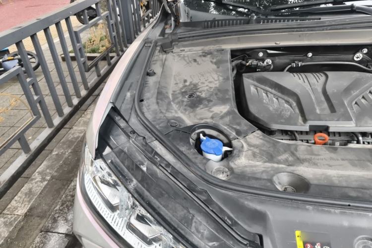 Used Wey Mocha 2021 2.0T Two-Wheel-Drive Premium Edition Engine Bay Right