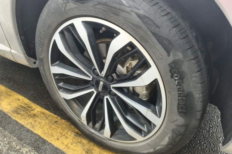 Used Wey Mocha 2021 2.0T Two-Wheel-Drive Premium Edition Right Front Wheel Hub