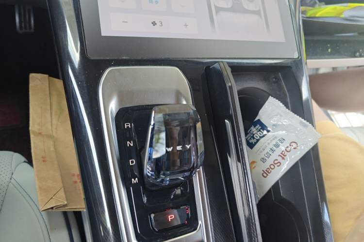 Used Wey Mocha 2021 2.0T Two-Wheel-Drive Premium Edition Gear Lever
