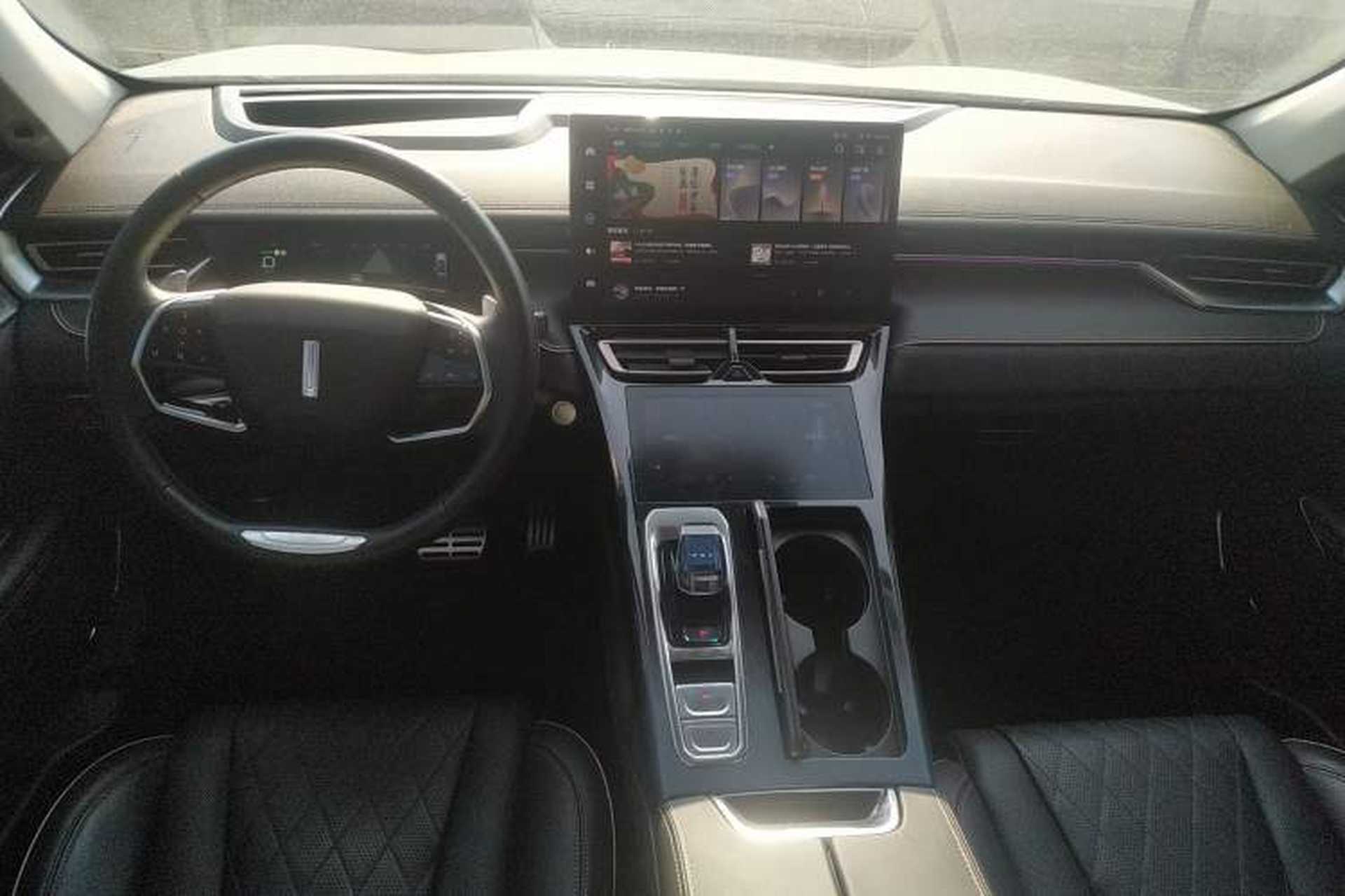 Used Wey Mocha 2021 2.0T Two-Wheel-Drive Premium Edition Center Console