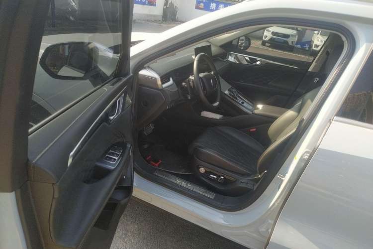 Used Wey Mocha 2021 2.0T Two-Wheel-Drive Premium Edition Driver Seat