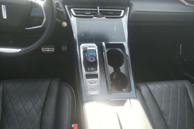 Used Wey Mocha 2021 2.0T Two-Wheel-Drive Premium Edition Gear Lever