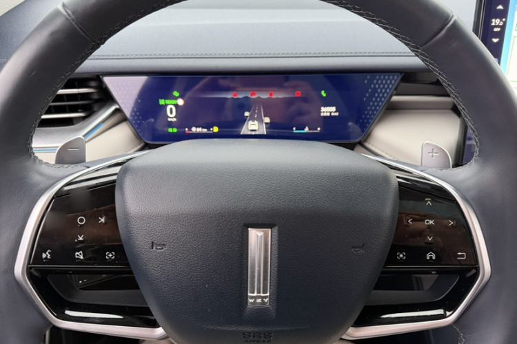 Used Wey Mocha 2021 2.0T Two-Wheel-Drive Premium Edition Interior 2