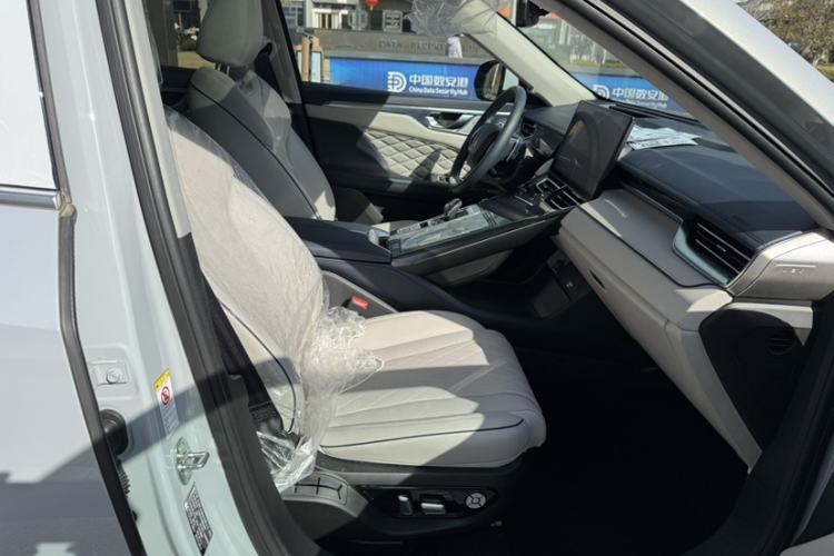 Used Wey Mocha 2021 2.0T Four-Wheel Drive Premium Edition Interior 2