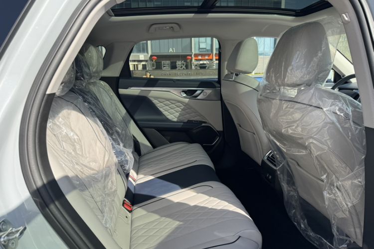 Used Wey Mocha 2021 2.0T Four-Wheel Drive Premium Edition Interior 3