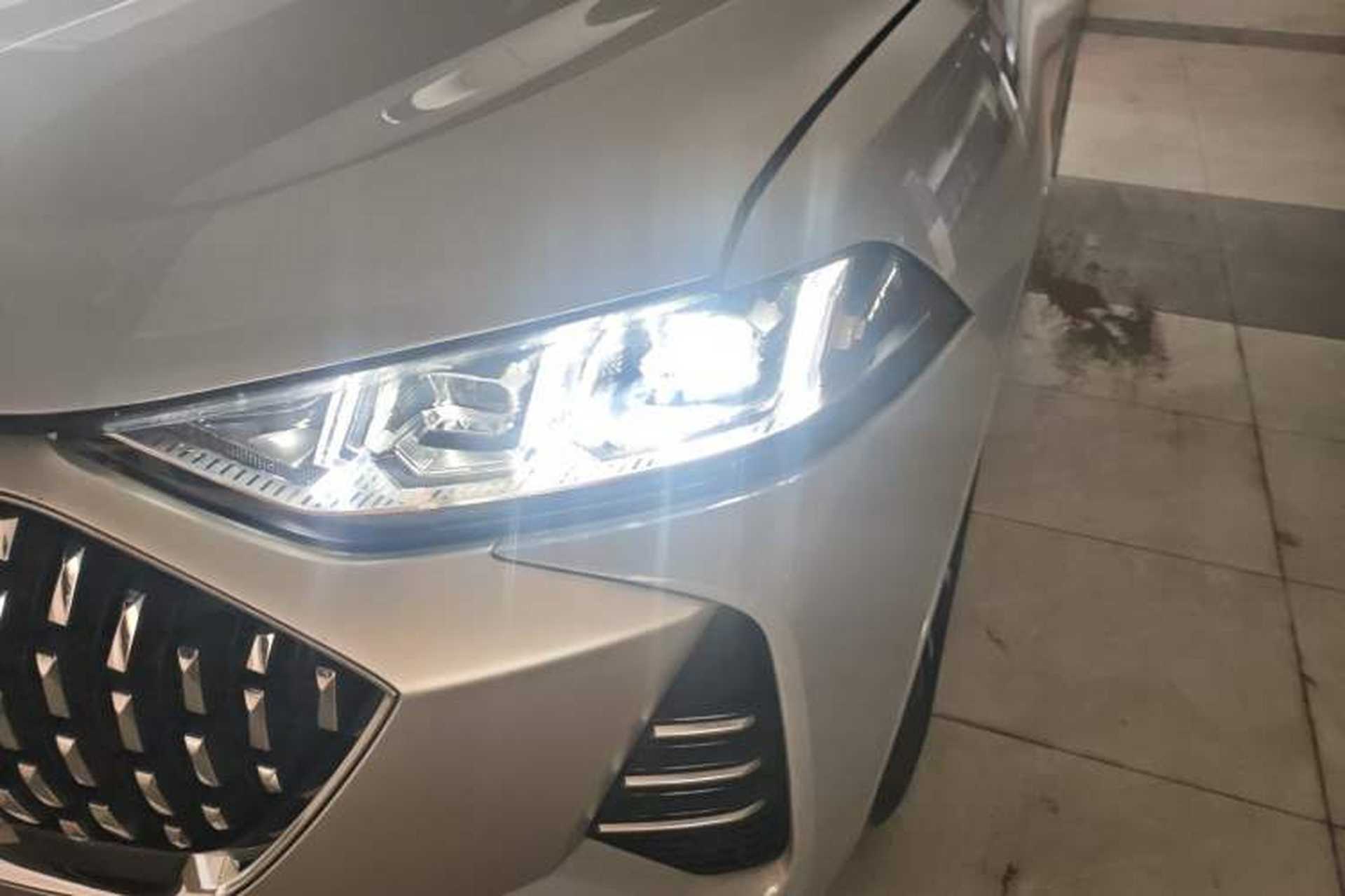 Used Wey Mocha 2021 2.0T Four-Wheel Drive Premium Edition Left Front Headlight