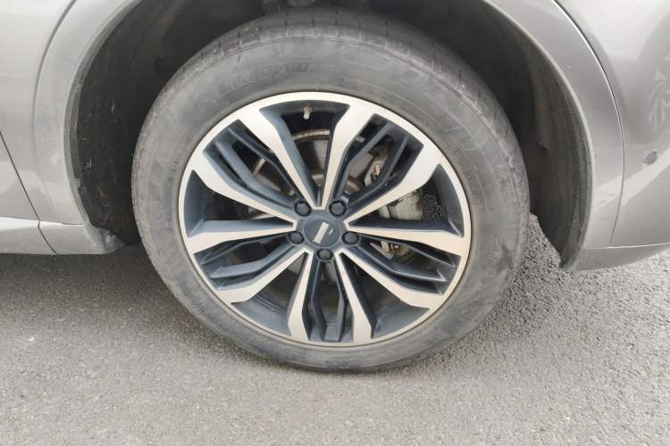 Used Wey Mocha 2021 2.0T Two-Wheel-Drive Ultra-Strong Version Right Front Wheel Hub