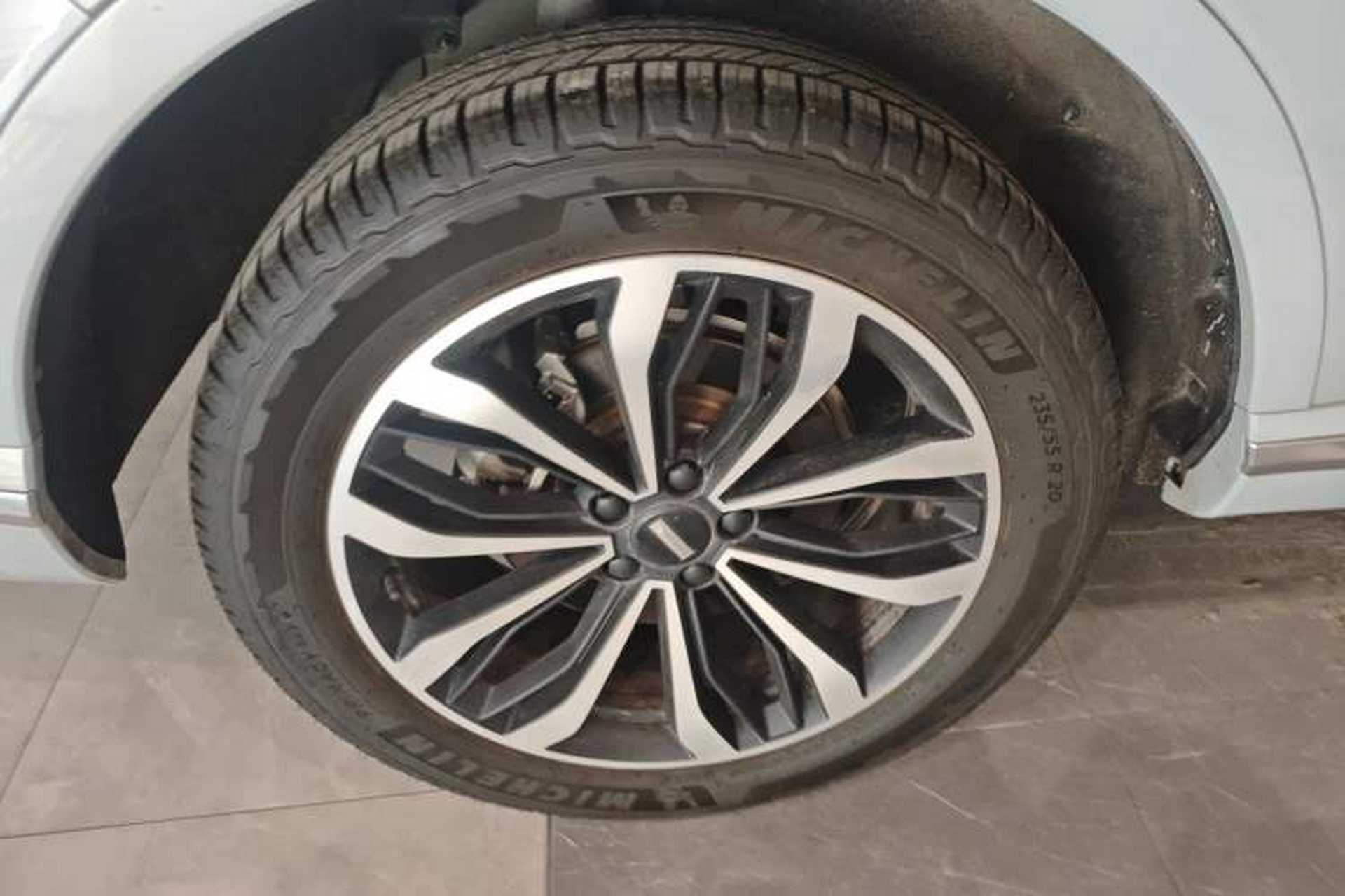 Used Wey Mocha 2021 2.0T Four-Wheel Drive Premium Edition Right Rear Wheel Hub