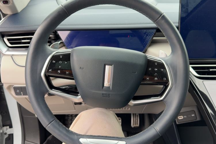 Used Wey Mocha 2021 2.0T Two-Wheel-Drive Premium Edition Steering Wheel