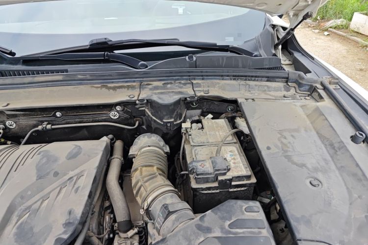 Used Wey Mocha 2021 2.0T Two-Wheel-Drive Premium Edition Engine Bay Left