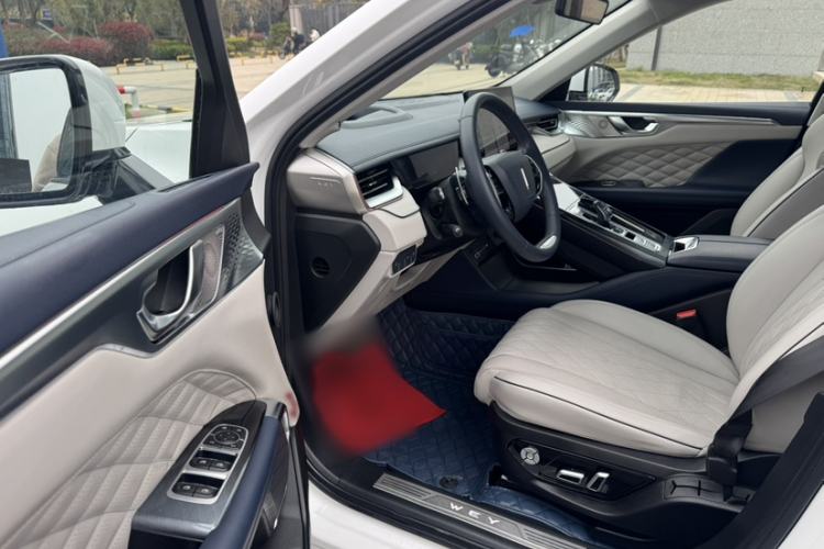Used Wey Mocha 2021 2.0T Four-Wheel Drive Premium Edition Interior 2