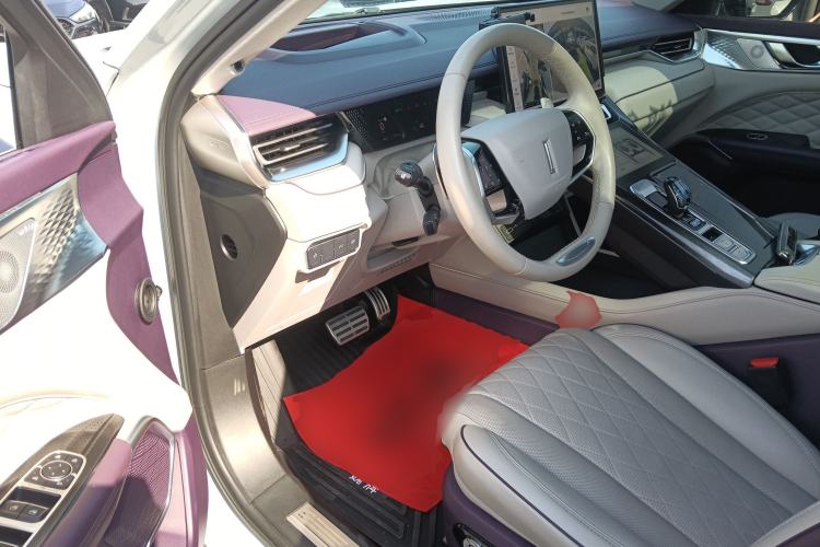Used Wey Mocha 2021 2.0T Two-Wheel-Drive Premium Edition Interior 3