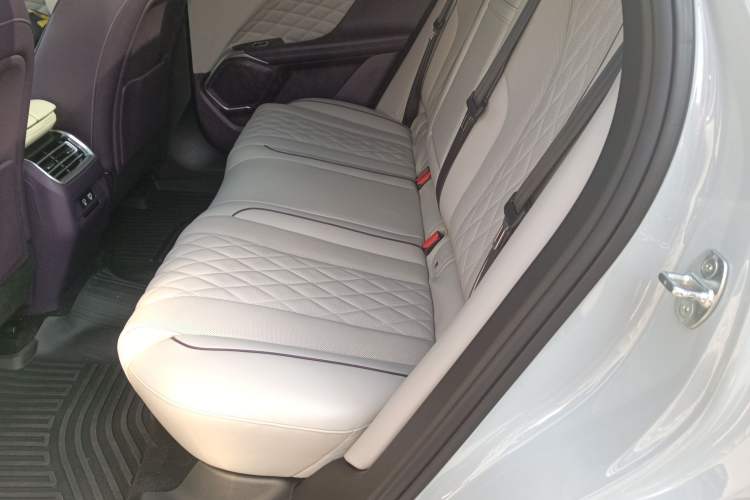 Used Wey Mocha 2021 2.0T Two-Wheel-Drive Premium Edition Interior 4