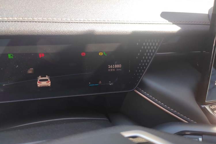 Used Wey Mocha 2021 2.0T Two-Wheel-Drive Premium Edition Odometer Close Up