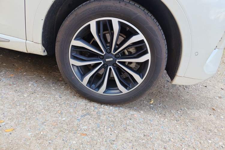 Used Wey Mocha 2021 2.0T Two-Wheel-Drive Premium Edition Right Front Wheel Hub