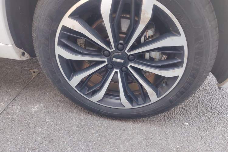 Used Wey Mocha 2021 2.0T Two-Wheel-Drive Premium Edition Right Front Wheel Hub