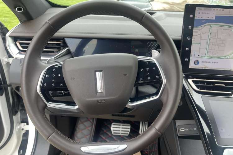 Used Wey Mocha 2021 2.0T Two-Wheel-Drive Ultra-Strong Version Steering Wheel