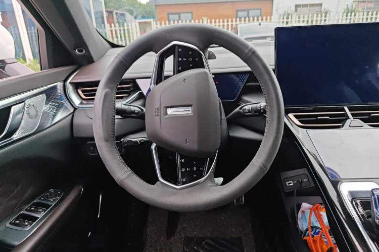 Used Wey Mocha 2021 2.0T Two-Wheel-Drive Premium Edition Steering Wheel