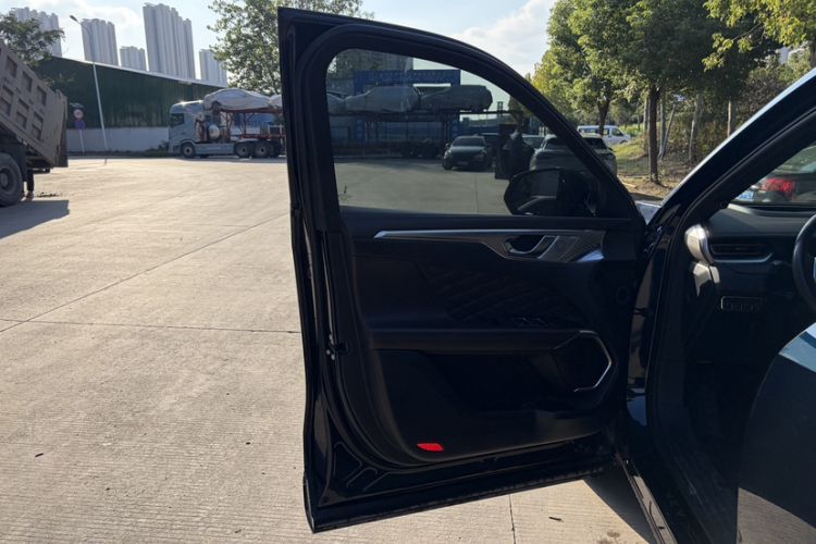 Used Wey Mocha New Energy 2022 1.5T Zero-Anxiety Performance Edition Interior 3