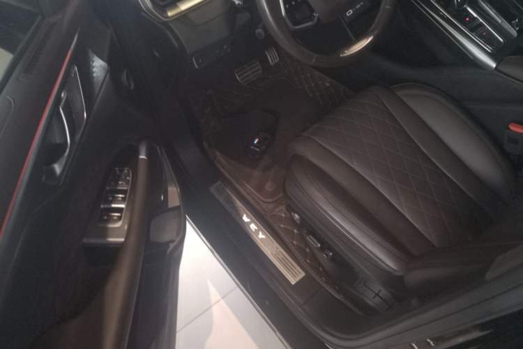 Used Wey Mocha New Energy 2022 1.5T Zero-Anxiety Smart Enjoyment Edition Interior 3