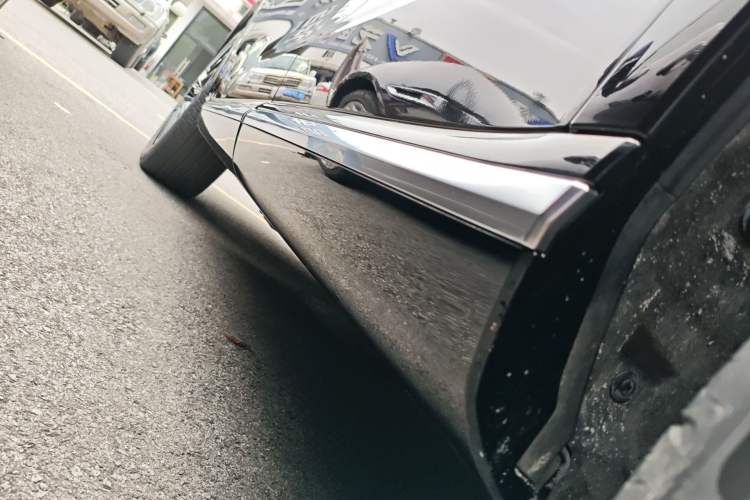 Used Wey Mocha New Energy 2022 1.5T Zero-Anxiety Performance Edition Left Side Sill