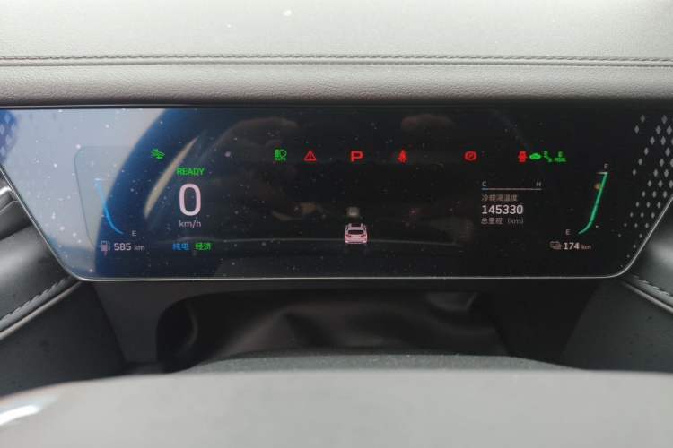 Used Wey Mocha New Energy 2022 1.5T Zero-Anxiety Performance Edition Odometer Close Up