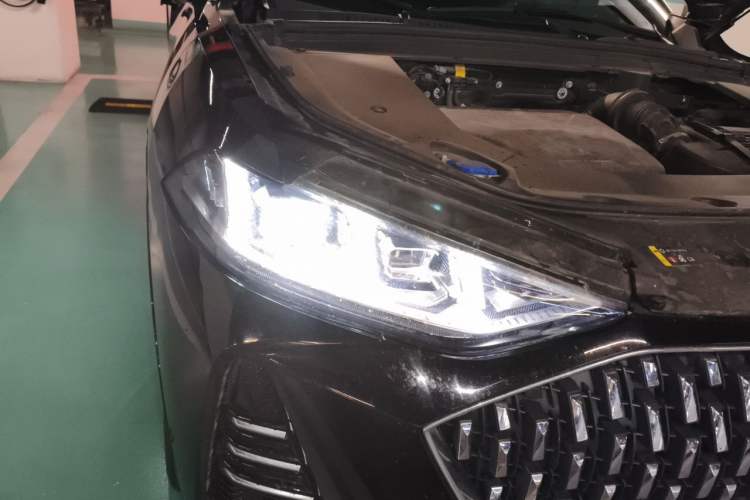 Used Wey Mocha New Energy 2022 1.5T Zero-Anxiety Performance Edition Right Front Headlight