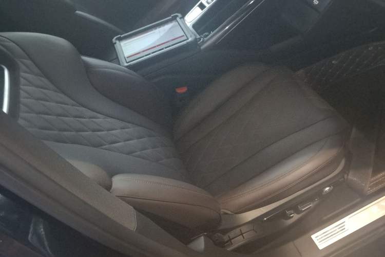 Used Wey Mocha New Energy 2022 1.5T Zero-Anxiety Smart Enjoyment Edition Right Front Seat