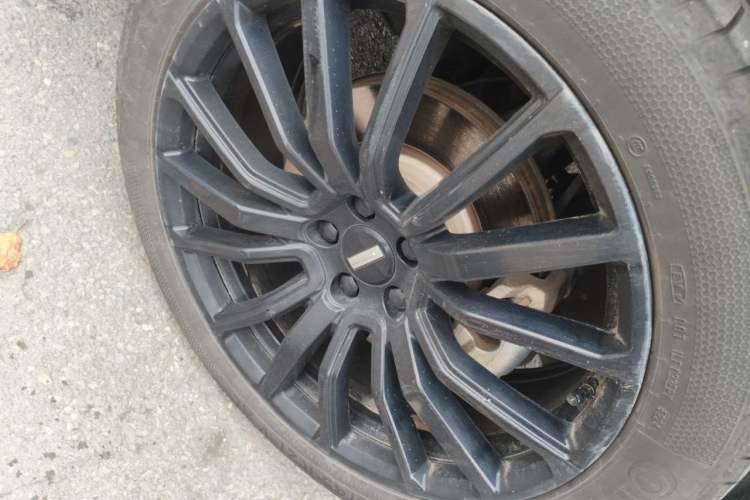 Used Wey Mocha New Energy 2022 1.5T Zero-Anxiety Performance Edition Right Front Wheel Hub