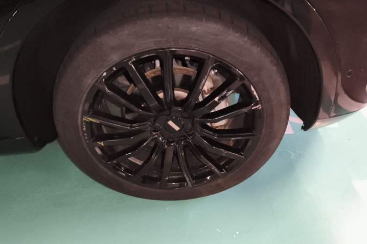 Used Wey Mocha New Energy 2022 1.5T Zero-Anxiety Performance Edition Right Front Wheel Hub