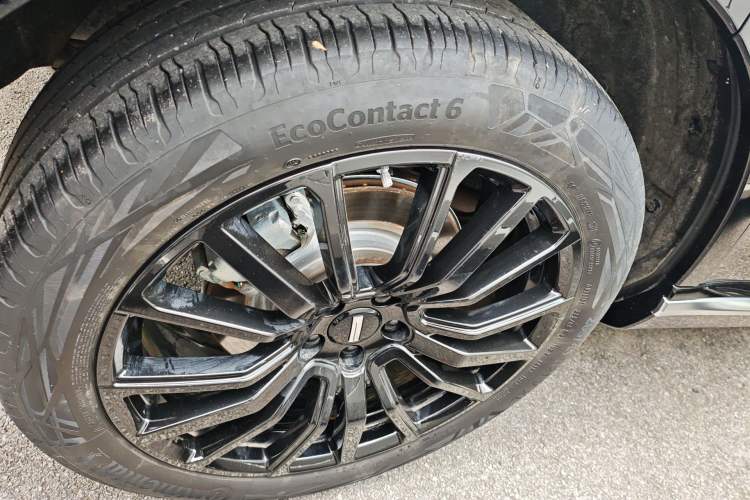 Used Wey Mocha New Energy 2022 1.5T Zero-Anxiety Performance Edition Right Rear Wheel Hub